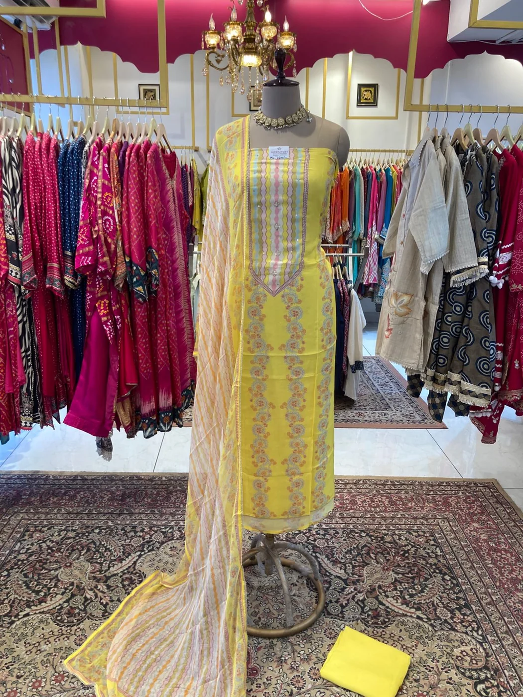 Sunshine yellow masleen